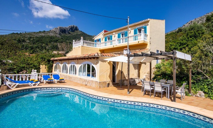 Sagra Villa | Wonderful private villa for 6 people with private pool, A/C, WIFI, TV and patio