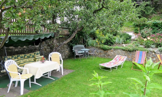 Pfunds House | Wonderful private villa for 15 guests with WIFI, TV, patio and parking