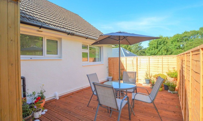 Oban House | Wonderful private villa for 8 guests with WIFI, TV, terrace and pets allowed