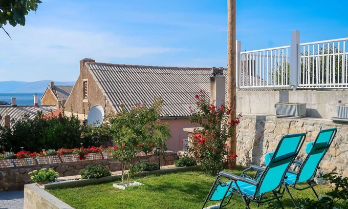 Sveti Juraj House | Wonderful private villa for 13 people with A/C, WIFI, TV, terrace and pets allowed