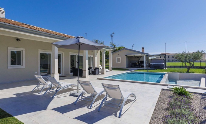 Nova Vas House | Wonderful private villa for 8 people with WIFI, private pool, A/C, hot tub, TV and terrace