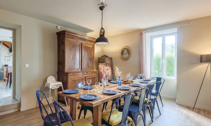 Carnac House | Wonderful private villa for 16 guests with WIFI, TV and pets allowed