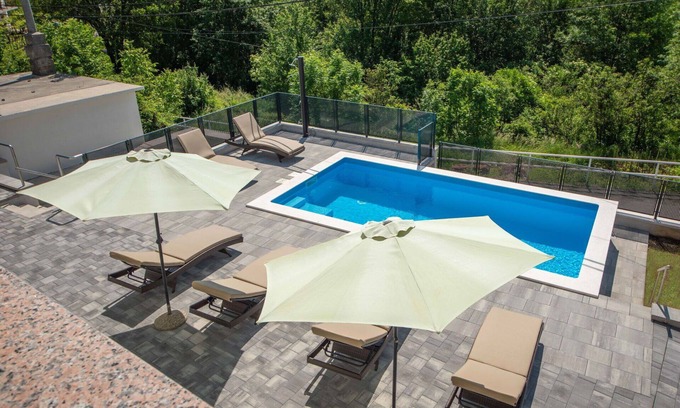 Viskovo House | Wonderful private villa for 10 guests with A/C, private pool, WIFI, TV and terrace