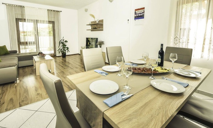 Pridraga House | Wonderful private villa for 5 guests with WIFI, A/C, TV and terrace