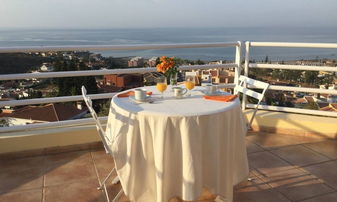 La Cala del Moral Apartment | Wonderful sea views for a relaxing holiday