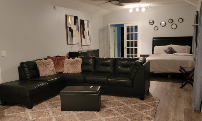 Covington Apartment | Wonderful studio with Private entrance in charming Covington