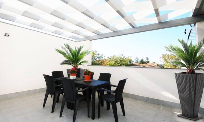 Piane Vecchie Villa | wonderful villa a few steps from the sea with terrace and garden, sleeps 6