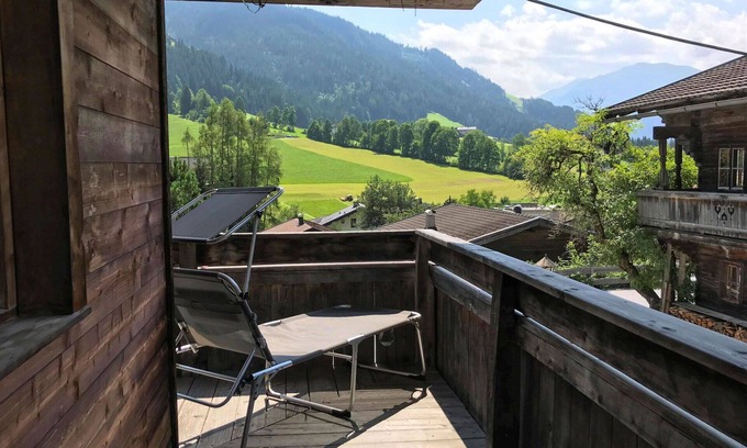 Wildschoenau Villa | Wonderful villa for 4 guests with WIFI, TV and balcony