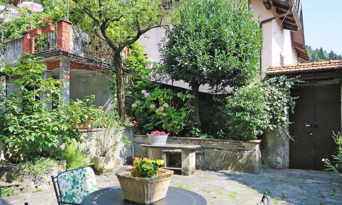 Trarego Viggiona House | Wonderful villa for 3 people with TV, patio and pets allowed