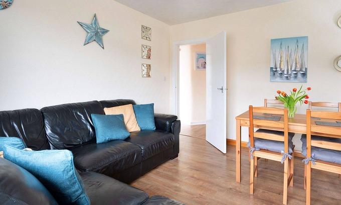 Kinmel Bay House | Wonderful villa for 4 guests with WIFI and pets allowed