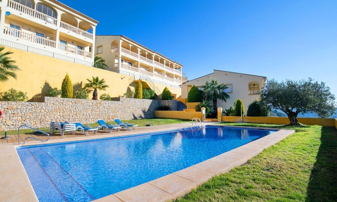 Jalon House | Wonderful villa for 6 guests with WIFI, A/C, pool, TV and terrace