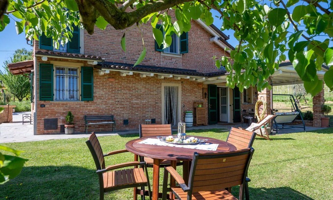 Mombaruzzo House | Wonderful villa for 4 guests with WIFI, TV, patio, pets allowed and parking