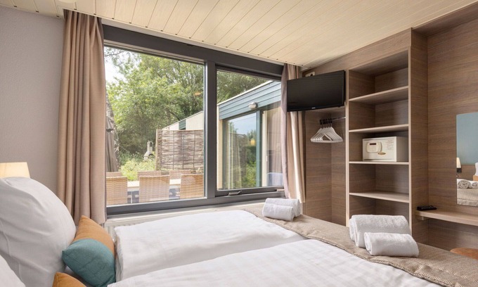Dalen House | Wonderful villa for 6 people with WIFI, hot tub, pool, TV, terrace and parking