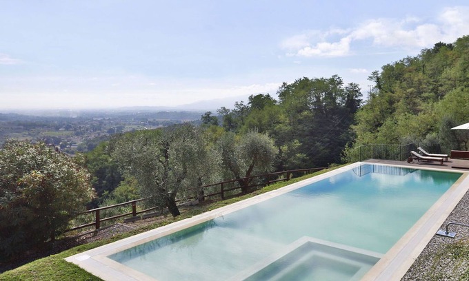 Lucca Villa | Wonderful villa with WIFI, private pool, A/C, TV, patio and panoramic view, close to Lucca