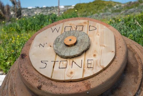 Adamas Apartment | wood and stone