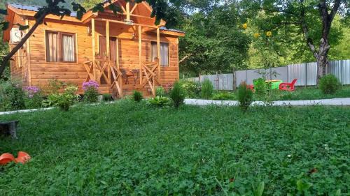 Ambrolauri Apartment | Wooden House Marikosi მარიკოს ხის სახლი