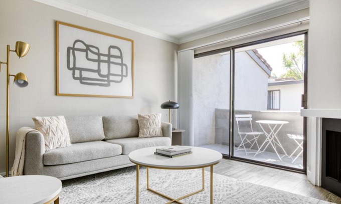 Warner Center Apartment | Woodland Hills 1BR w Pool Gym nr Warner Center LAX-697