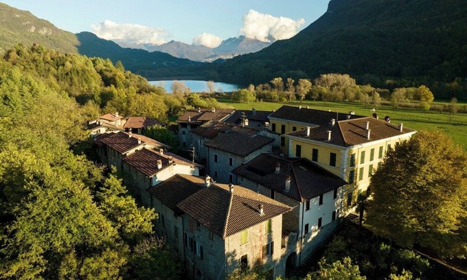 Carlazzo House | Workation Castle: Casa Tremezzo