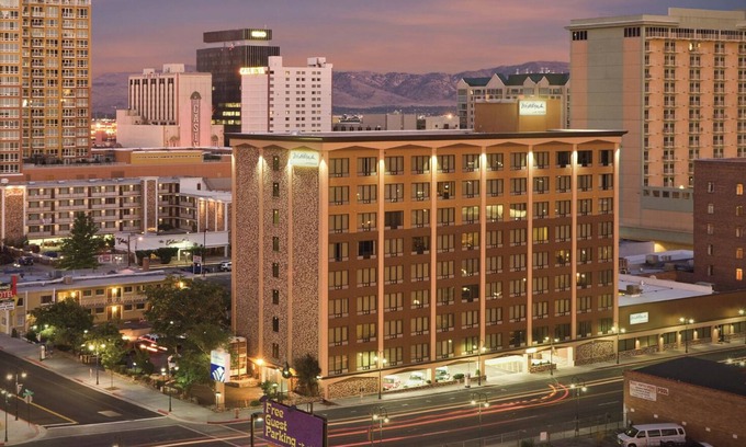 Downtown Reno Condo | WorldMark Reno Resort 1br Suite Saturday Check-In