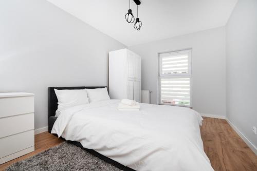 Lodz Apartment | Wróblewskiego 2-Bedroom Apartment by BookingHost