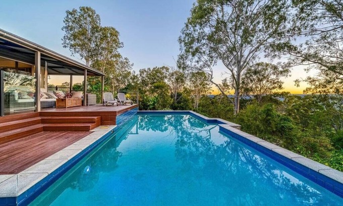 Ninderry House | Wren’s Nest- Spacious Country Hinterland escape