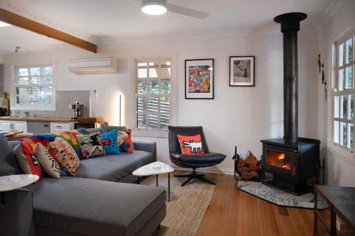 Daylesford House | Wrenwood Cottage- outdoor spa in serene setting