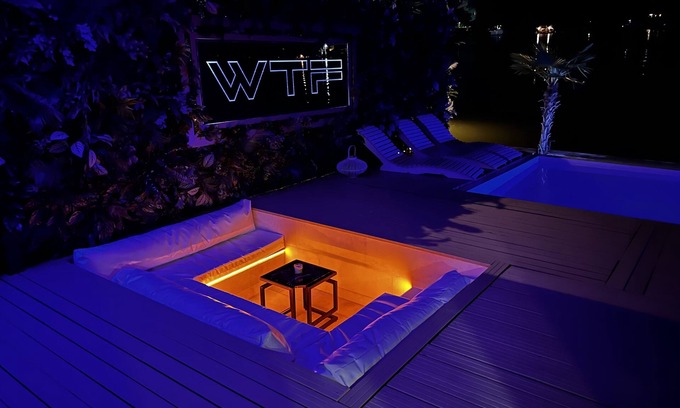Cukarica Boat Rental | WTF Lounge Pool/sauna