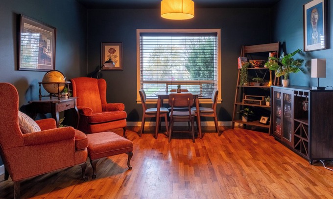 Walla Walla House | WW wine escape—3BR home with AC, patio, full kitchen, grill & cozy charm.