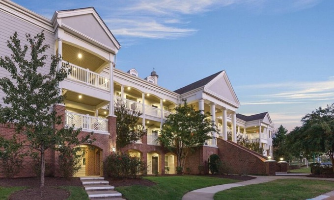 Williamsburg Resort | Wyndham Governor's Green 2 Bedroom Unit Sleeps 8