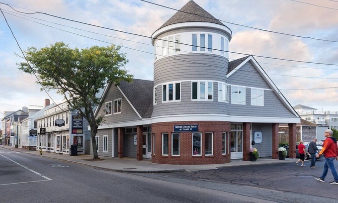 Yachting Village Condo | Wyndham Onshore is in the center of all the action at the harbor