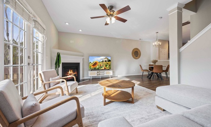 Durham House | Wynter Retreat: Lush Backyard|Spacious 3B3B|Garage Access|Pet-Friendly #41970
