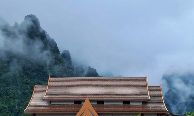 Vang Vieng Villa | Xaymone Riverside Resort and Restaurant