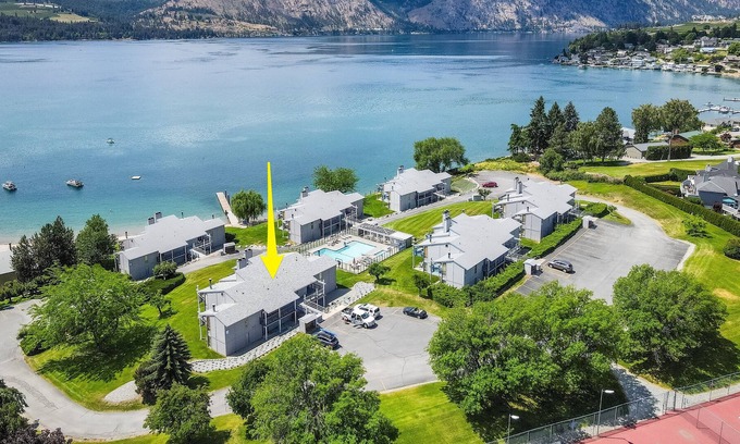 Wapato Point Condo | Yacinde E4 Poolside Condo with Loft, Sleeps 6