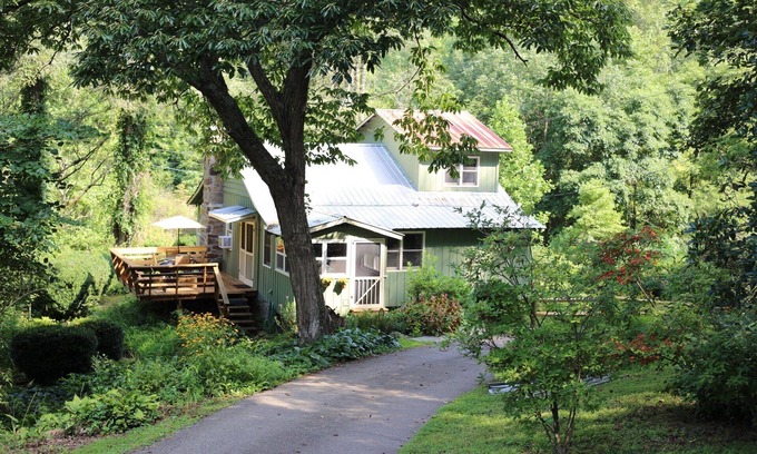 Robbinsville Cabin | Yellow Branch Farm House near Fontana Lake, Fontana Dam, the Appalachian Trail