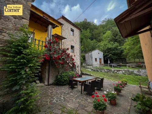 Bagni di Lucca House | Yellow Corner