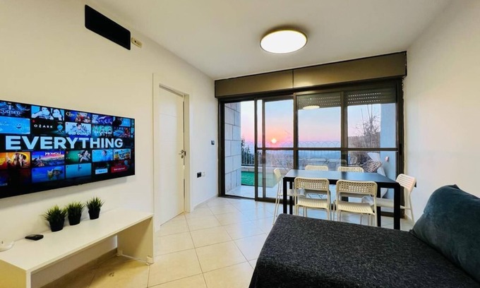 Shoresh Apartment | yellow equipment apartment with amazing view and great location