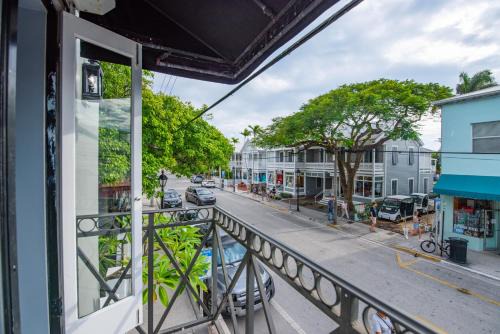 Uptown - Upper Duval House | Yellowfin Ledge