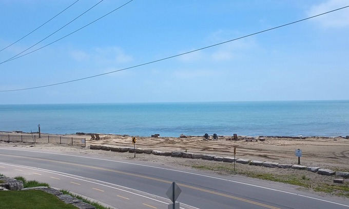 Long Point Condo | Yes that's the Lake view ! Private beach - Rooftop patio - Large balcony