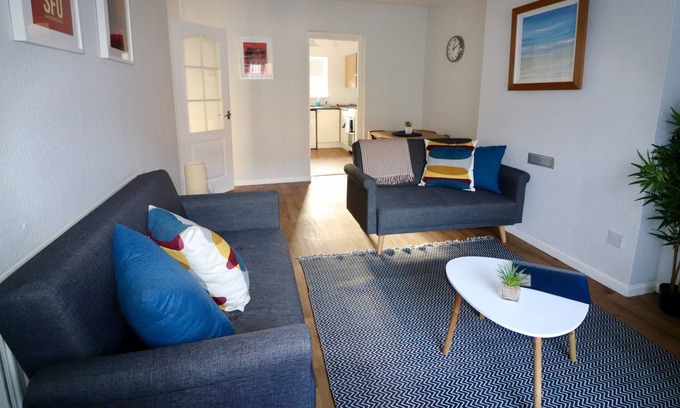 Belfast Apartment | York Rd area, 2 bed, 15 min walk to Cathedral Qtr