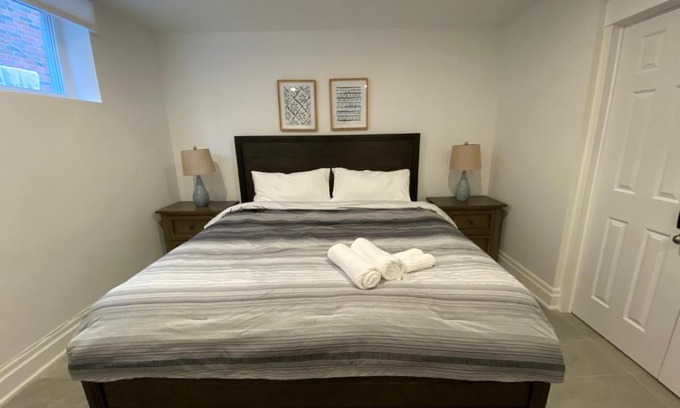 York Mills House | Yorkmills and Bayview !B Spacious and Stylish Private Bdr with Shared Bathroom