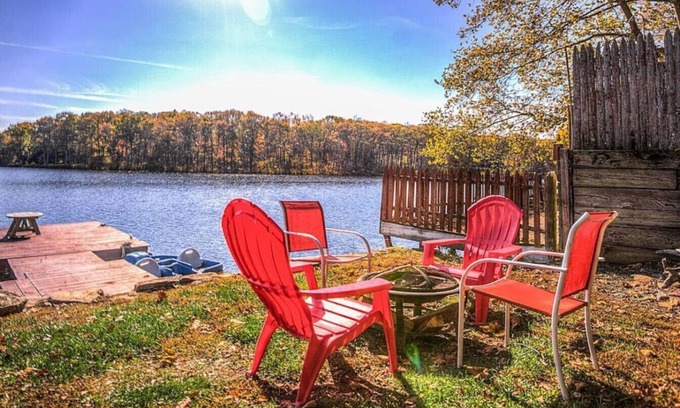 East Haddam House | You and your Family deserve a break. Relax and enjoy lake front living