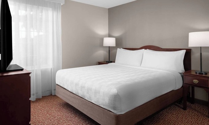 East Lake Hills House | You Found it! Spacious 1BR Suite w/Separate Living Area, Free Breakfast!