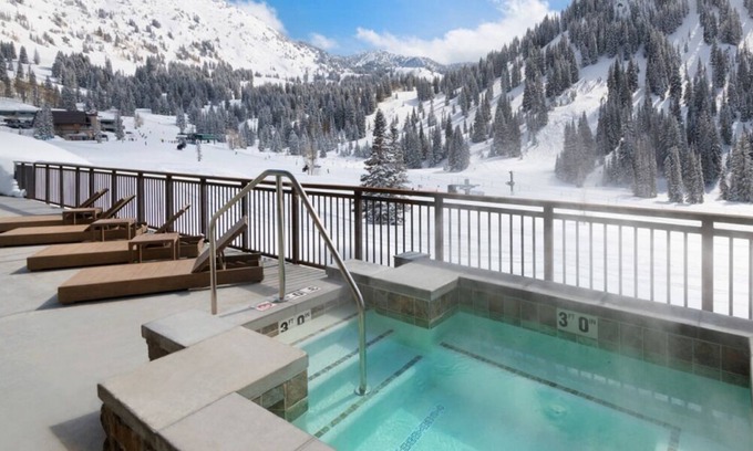 Salt Lake Mountain Resorts Hotel | Your Destination For A Mountain Adventure! Onsite Game Room, Outdoor Pool, Spa