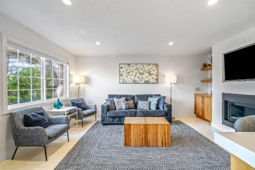 Seaside House | Your Dream Seaside Vacation Charming 2 BDR Home