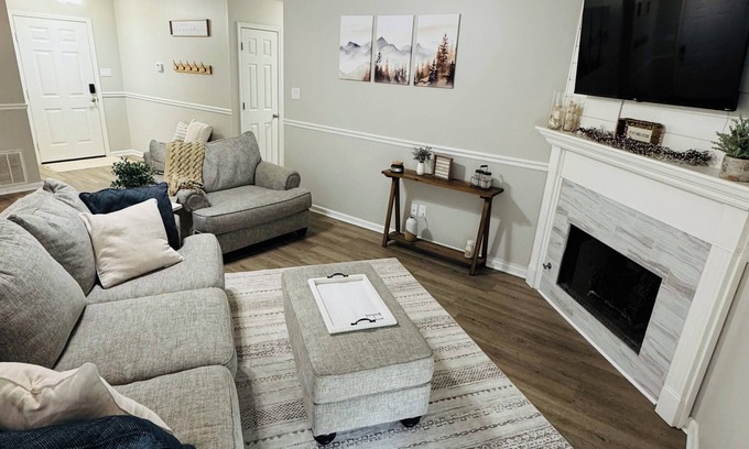 Bryant House | Your Home Away From Home in Bryant 3/2 Minutes From Everything