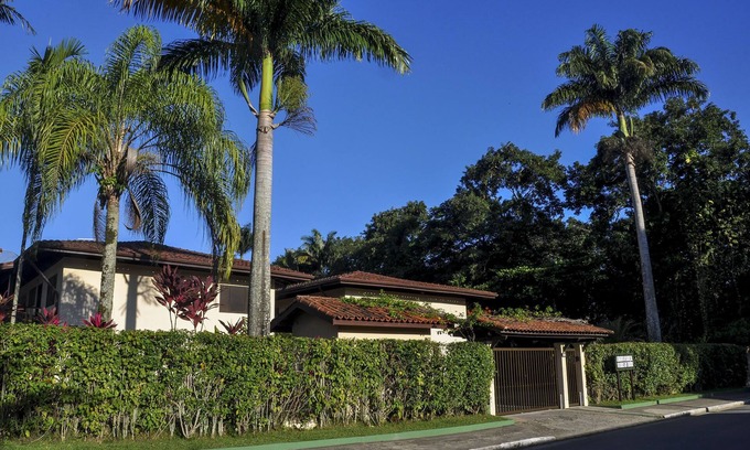 Acarau Apartment | Your home in Ubatuba 400 meters from P. Tenorio closed condominium security 24