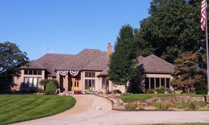 Saint Marys Saint Joseph County House | Your memories begin here for your football weekend.