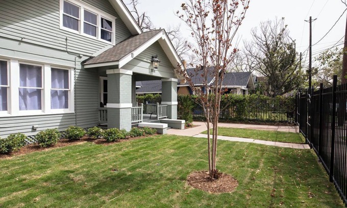 Neartown House | Your Montrose Gem! Sleeps 25/9BR/4BA/6PA