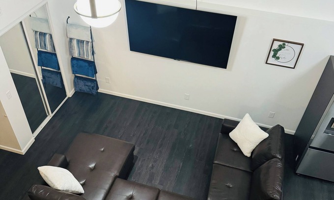 Terre Haute House | Your One Of A Kind Suite with WiFi, AC in welcoming Terre Haute