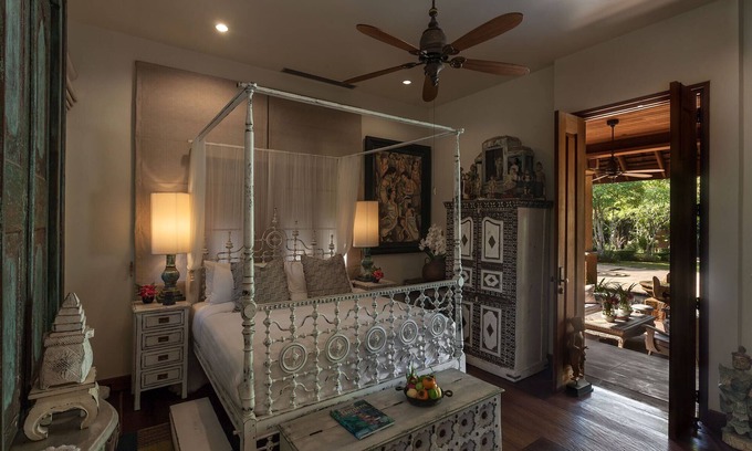 Lan Dokmai Tok House | Your own personal Private Resort